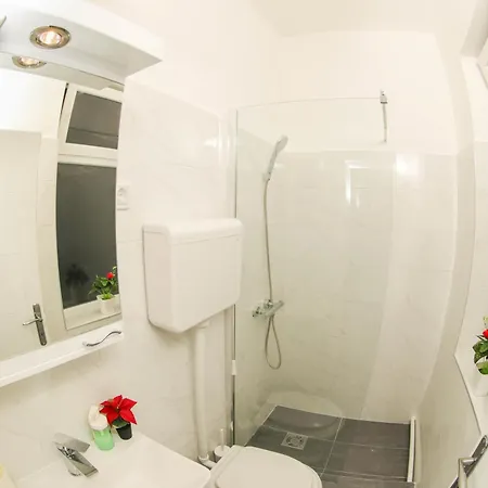91 With Great Wi-fi And Free Parking Apartment